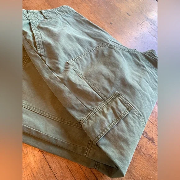 Universal Thread Wide Leg Pants in Olive Green Cargo Pants - Picture 2 of 13